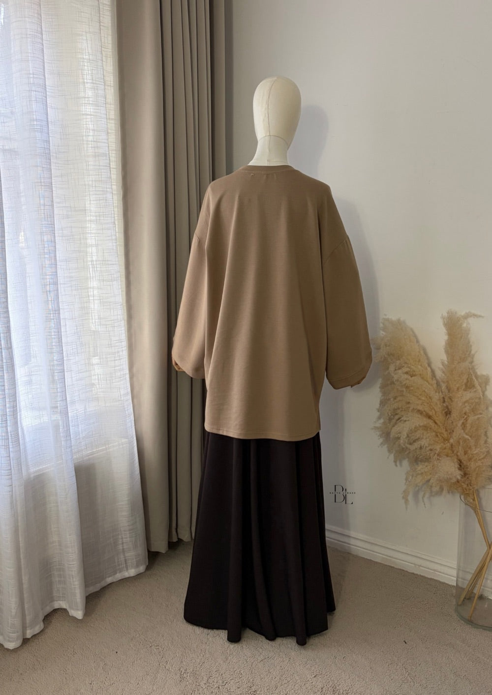 Oversized Minimalist T-Shirt – Effortless Everyday Modesty