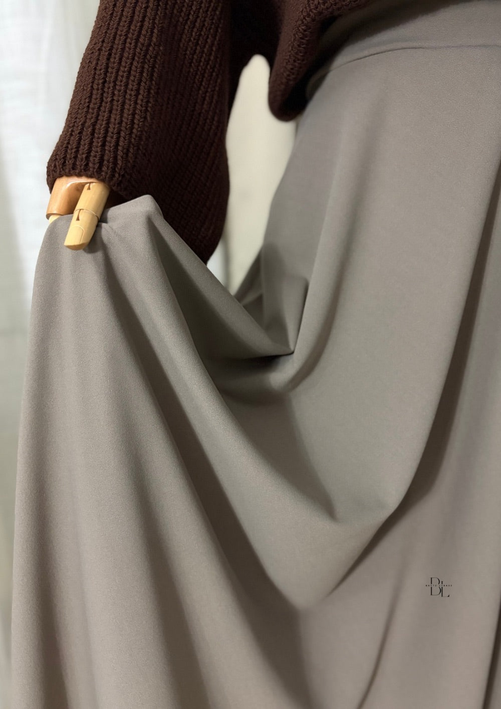 flared-skirt-taupe-baytu-lybass-1