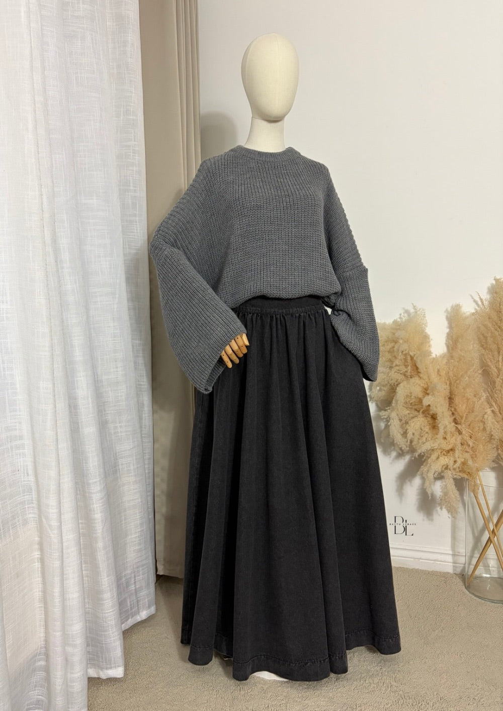 flared-black-denim-skirt-100%-cotton-baytu-lybass-1