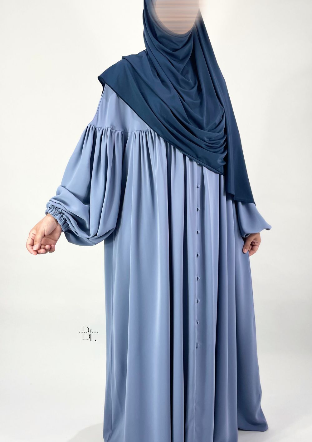 abaya-mila-medina silk-greyich-instant-jersey-hijab-blue-baytu-lybass-1