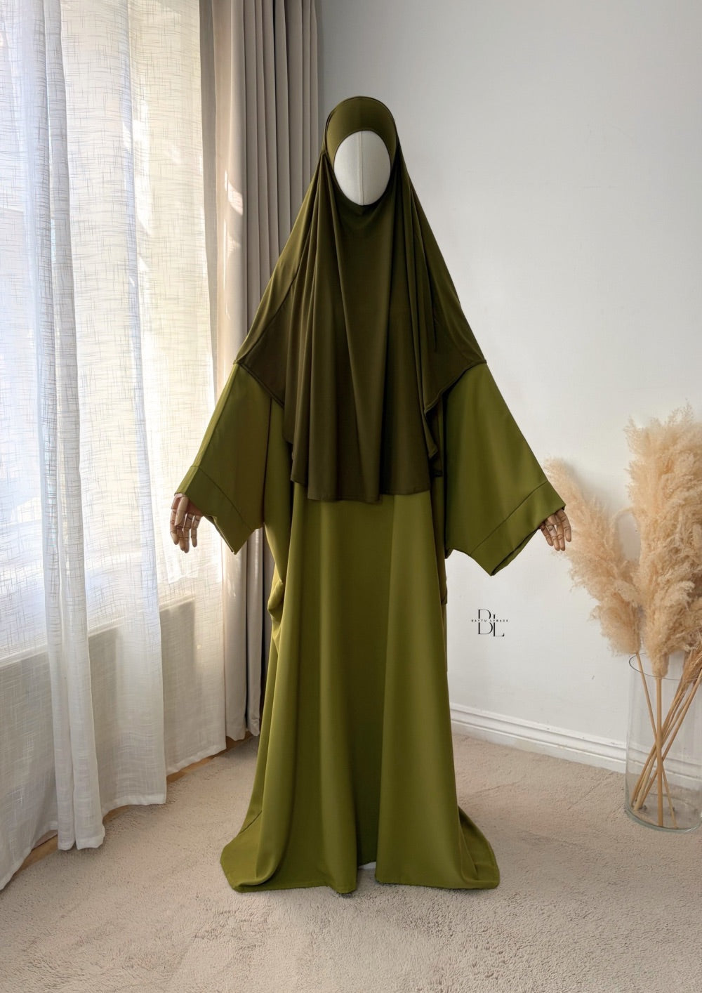 Butterfly Abaya – Premium Medina Silk