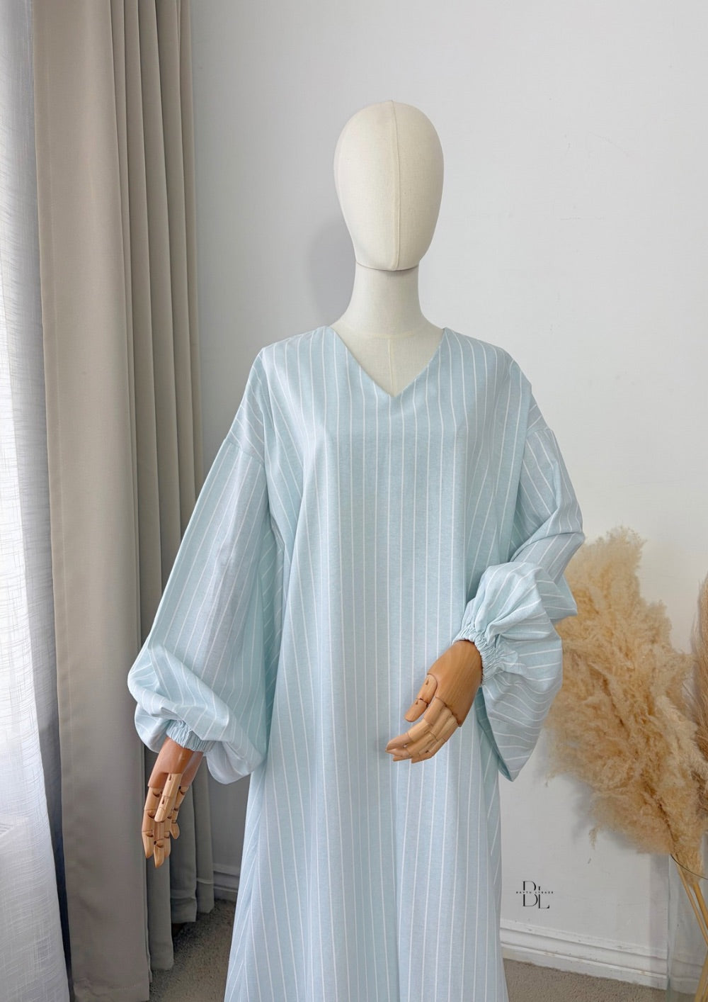 Oversized Striped Abaya with Puff Sleeves