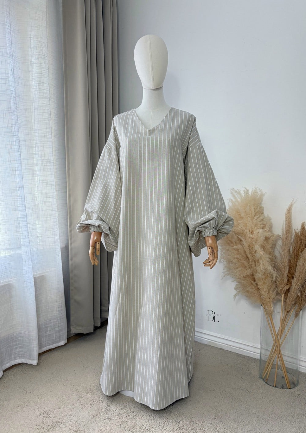 Oversized Striped Abaya with Puff Sleeves