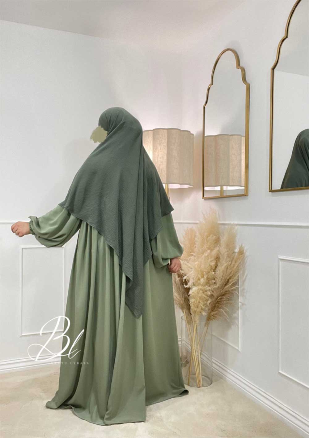 abaya-amira-pistache-soie-de-medine-khimar-wafa-olive-jazz-baytu-lybass