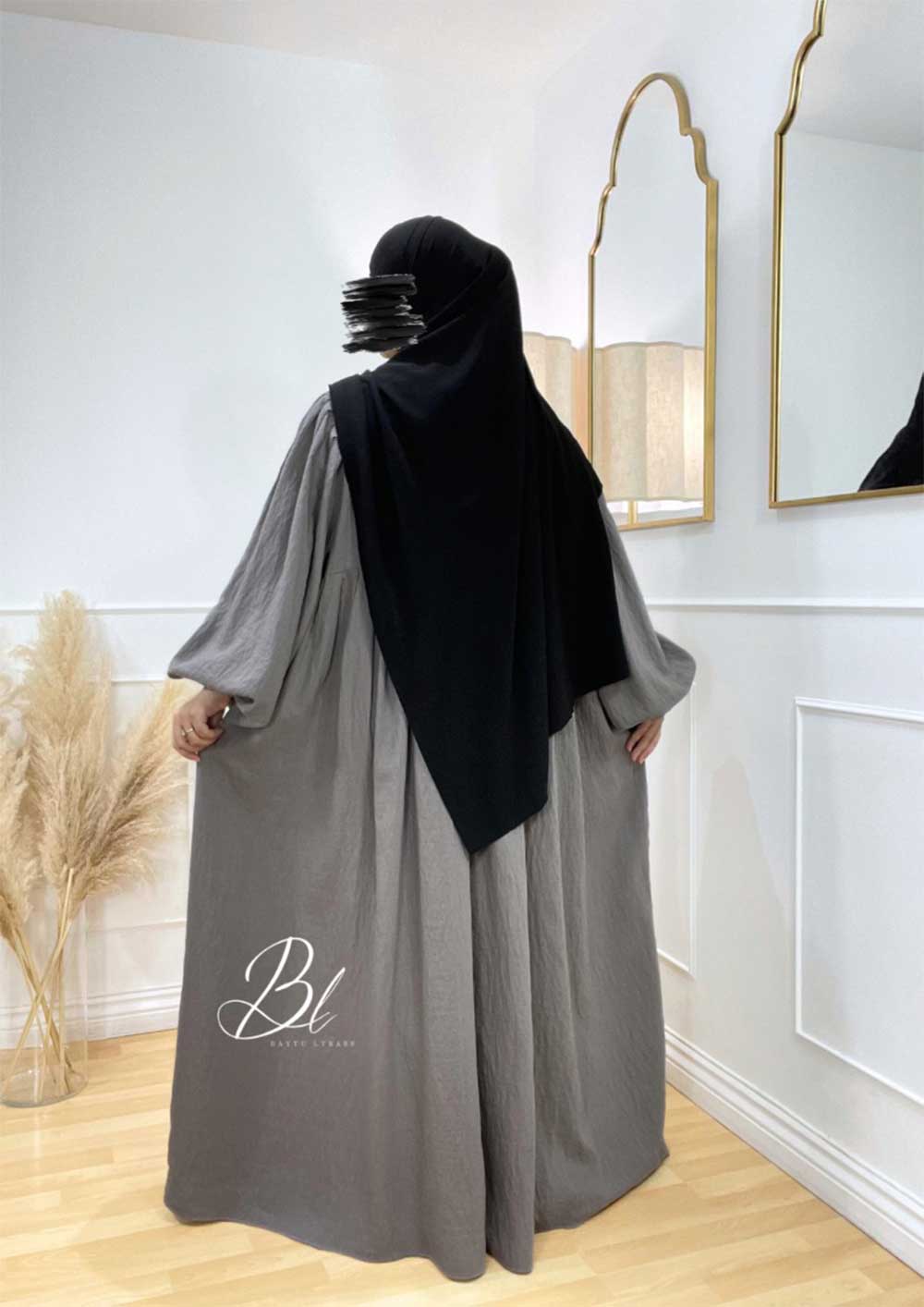 abaya-boheme-gris-effet-lin-coton-hijab-noir-jazz-baytu-lybass