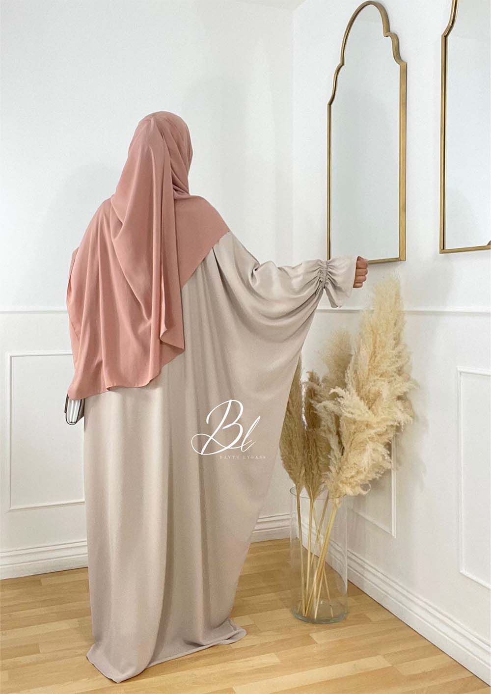 abaya-butterfly-creme-soie-de-medine-baytu-lybass-2
