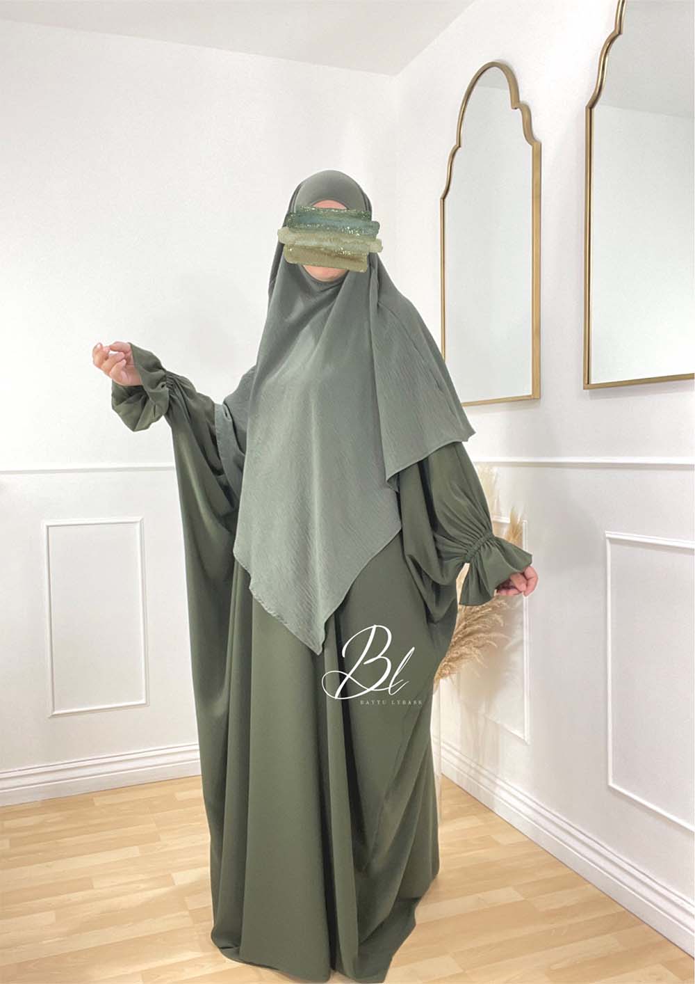 abaya-butterfly-kaki-soie-de-medine-khimar-wafa-jazz-olive-baytu-lybass-1