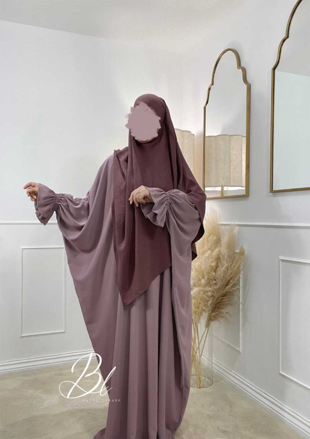 abaya-butterfly-parme-soie-de-medine-khimar-wafa-jazz-bois-de-rose-baytu-lybass