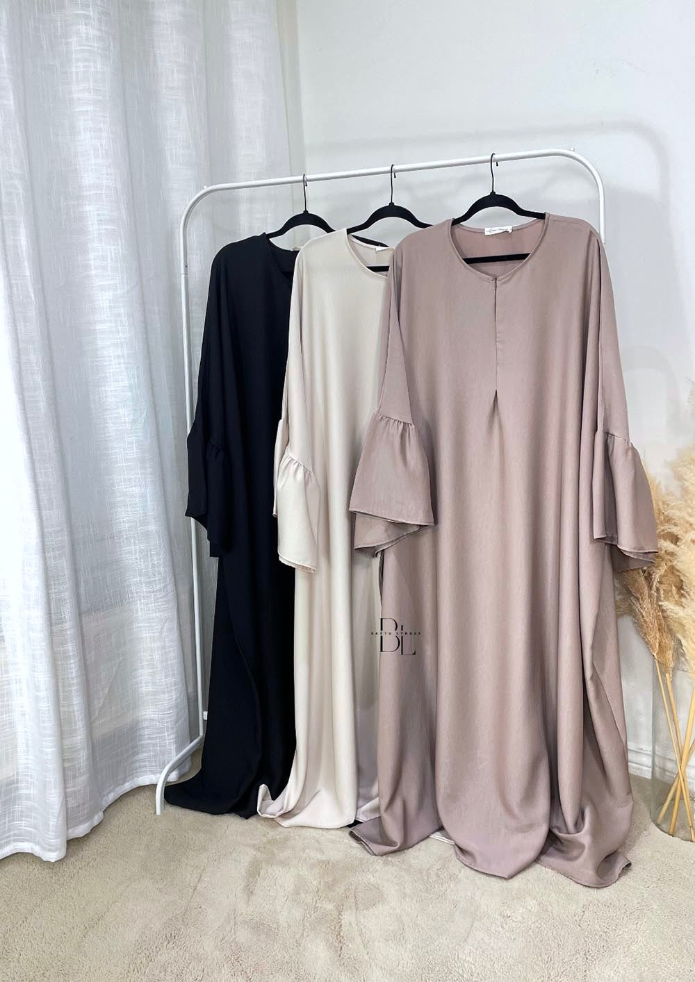 abaya-maissa-nidha-premium-creme-taupe-noir-allaitement-baytu-lybass-1