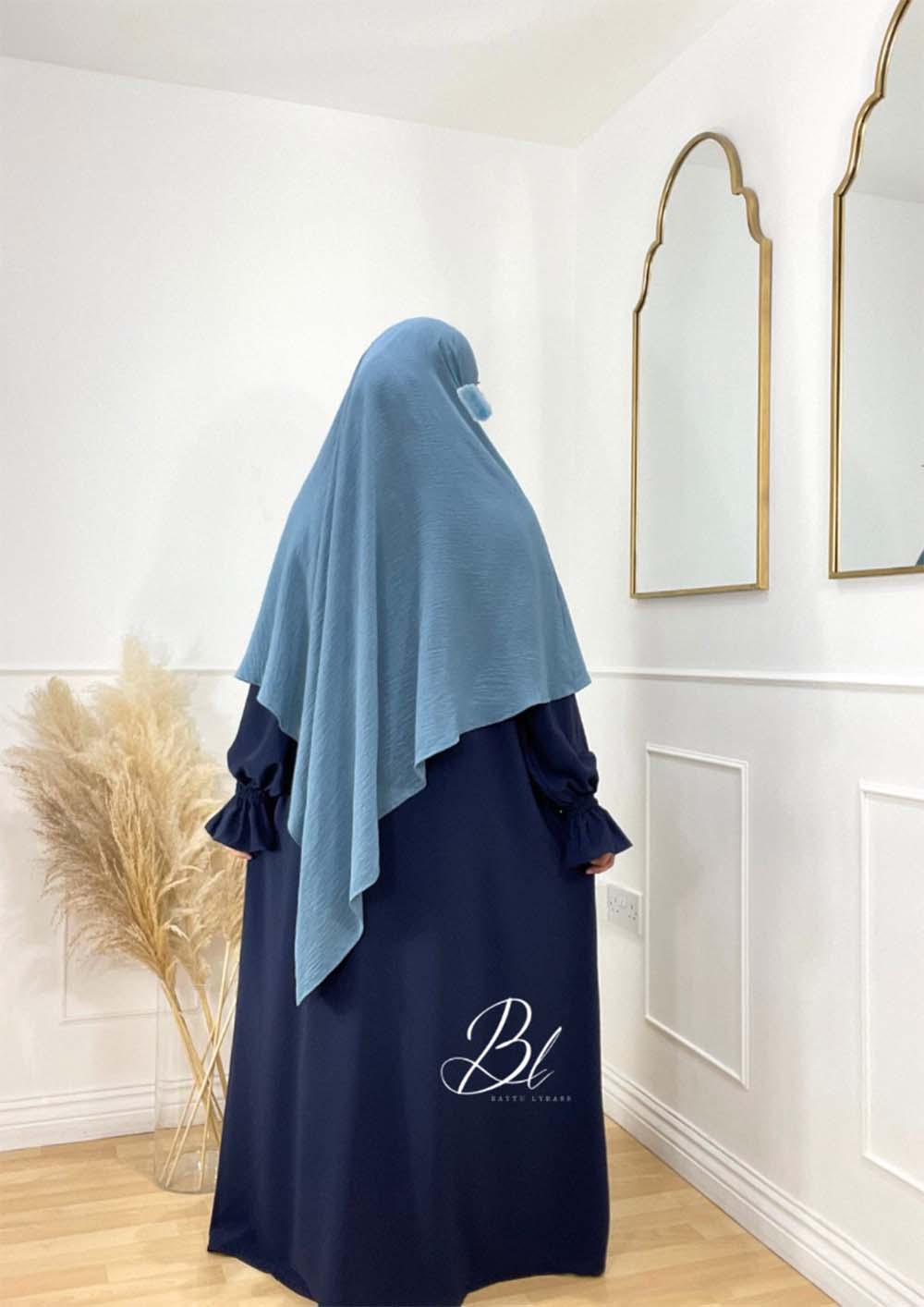 abaya-maria-soie-de-medine-bleu-marine-khimar-wafa-bleu-jeans-jazz-baytu-lybass-4