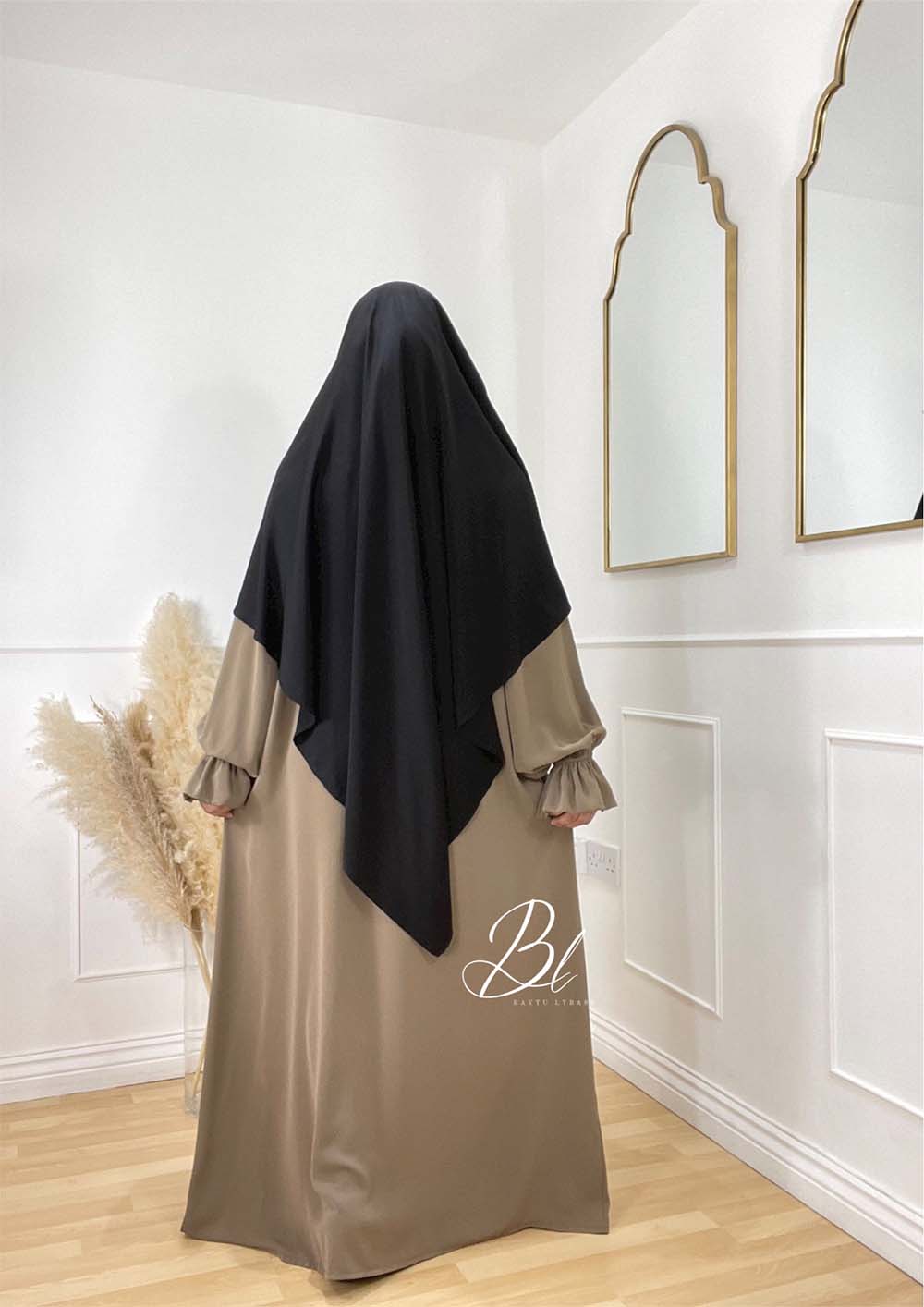 abaya-maria-soie-de-medine-mocka-khimar-wafa-noir-jazz-baytu-lybass-3