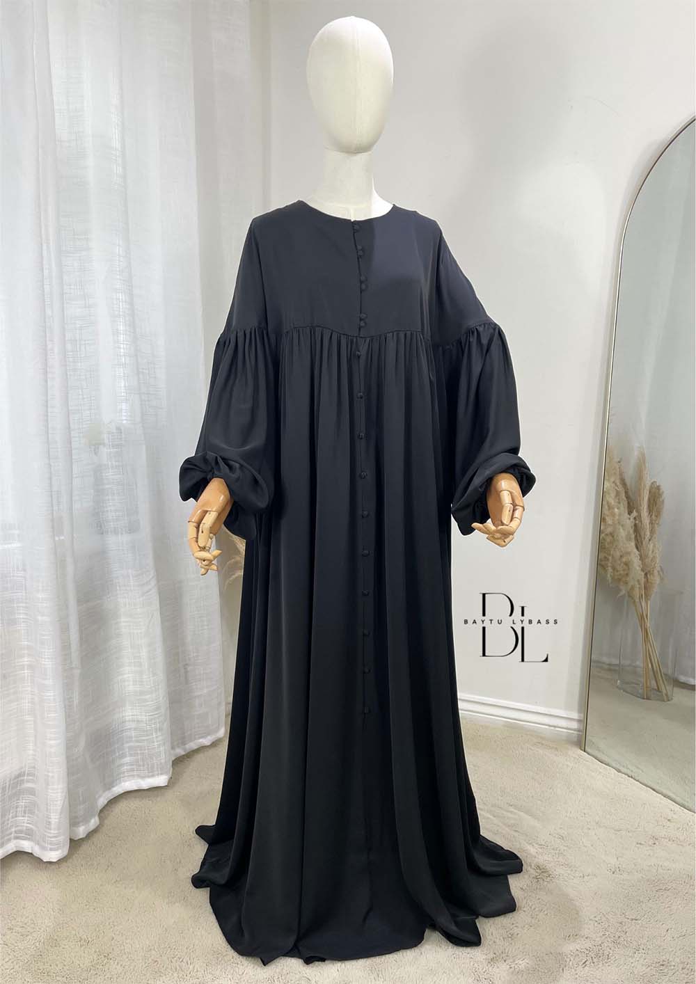 abaya-mila-medina-silk-black-baytu-lybass-2