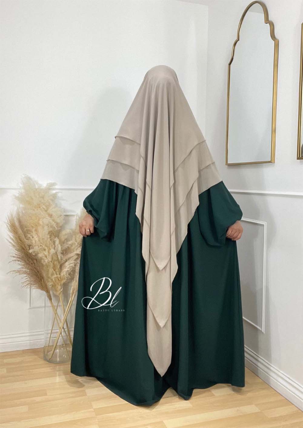 abaya-naia-vert-sapin-soie-de-medine-khimar-malikat-nude-3-voiles-mousseline-baytu-lybass