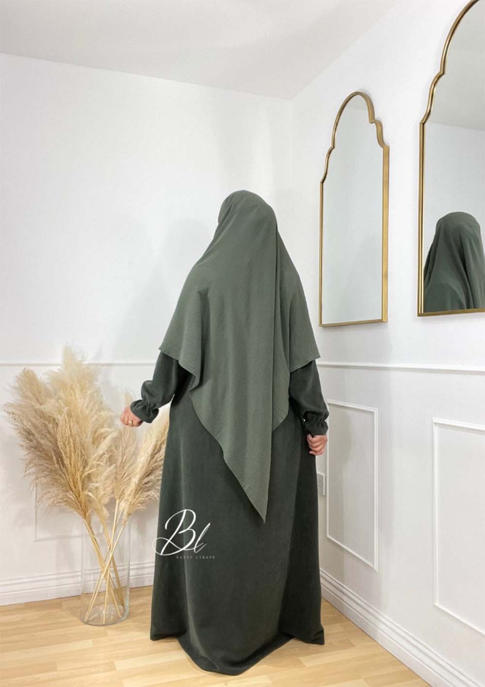 abaya-syana-en-velour-kaki-khimar-wafa-olive-jazz-baytu-lybass