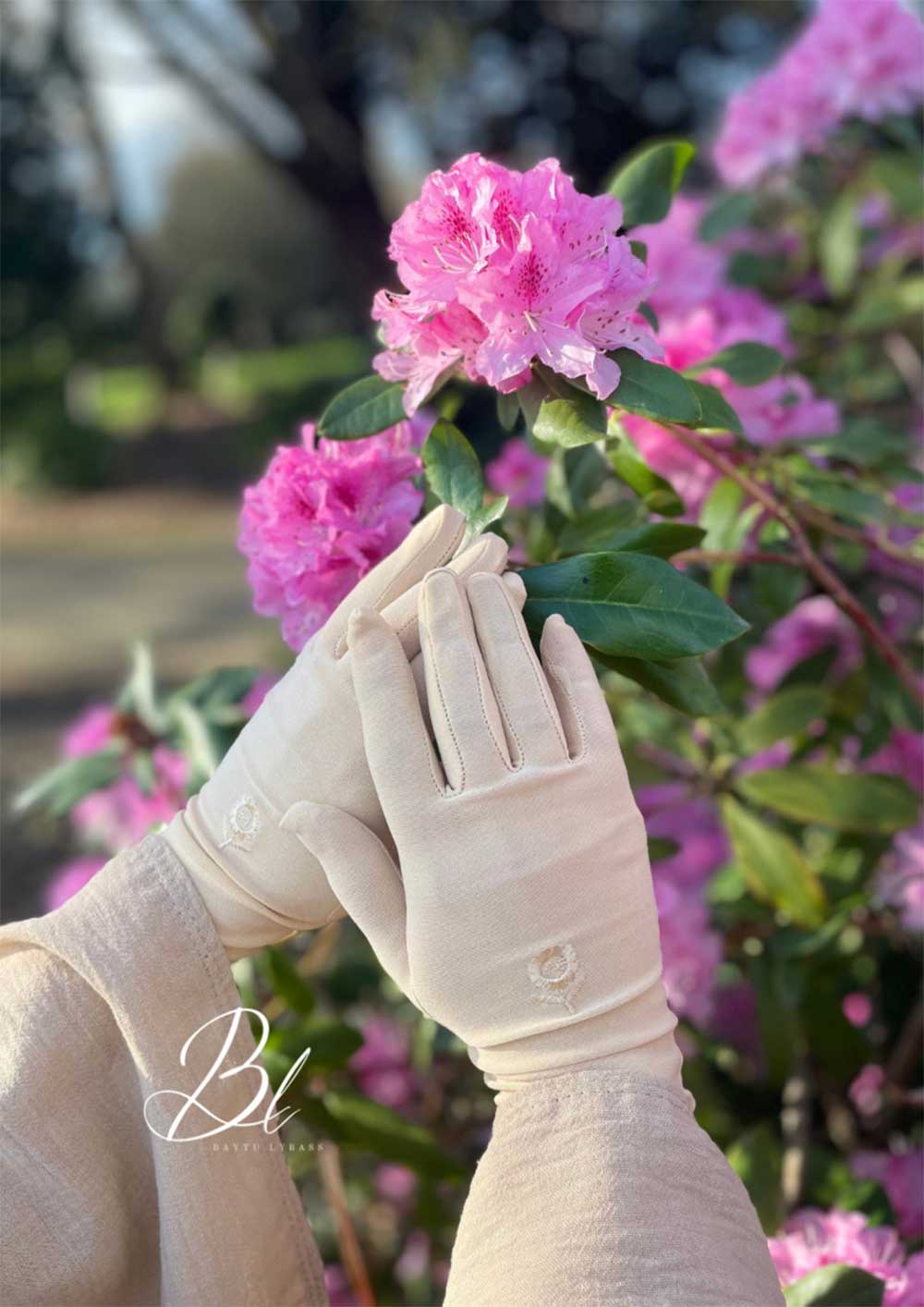 gants-fleur-brodee-beige-baytu-lybass-1