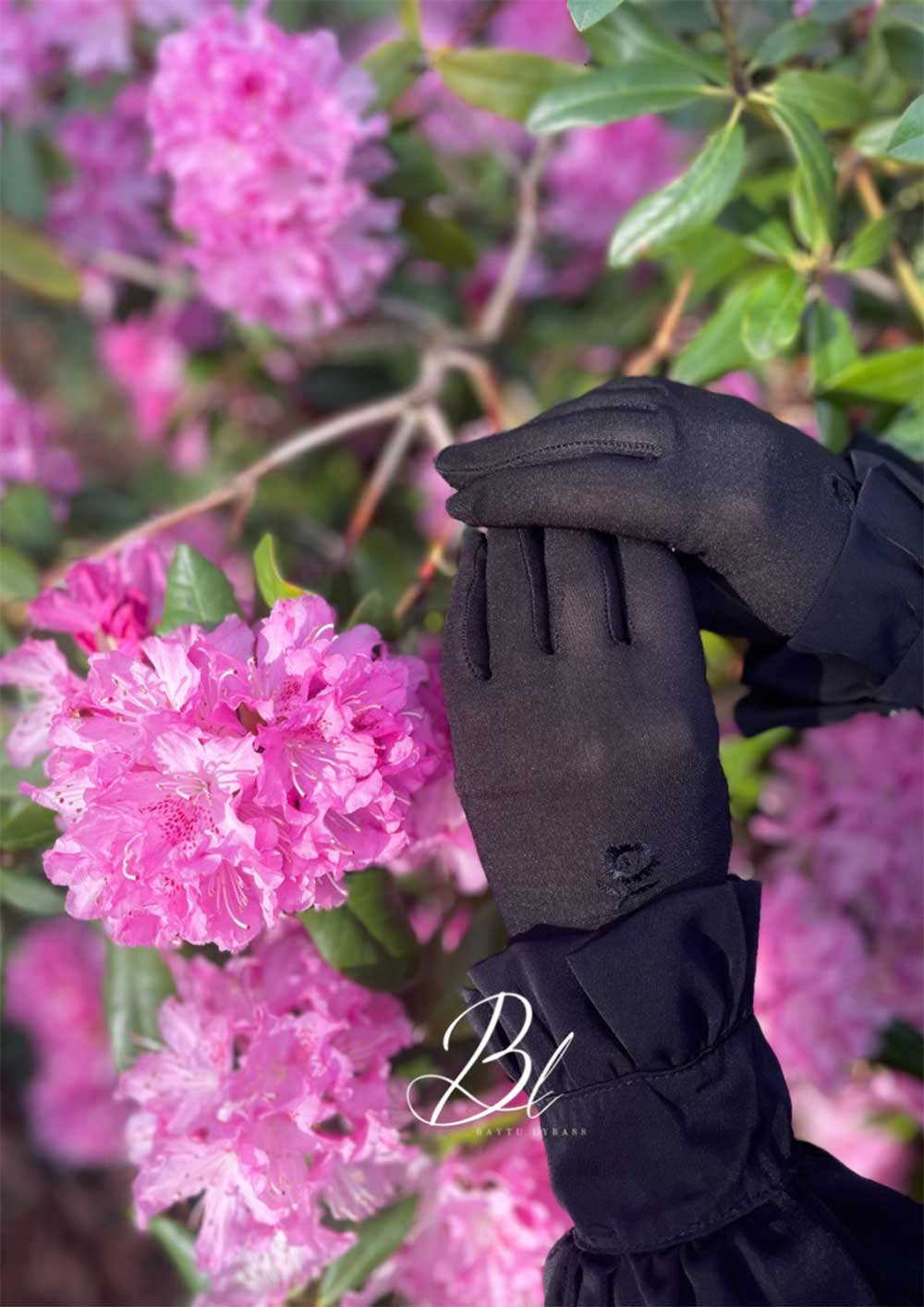 gants-fleur-brodee-noir-baytu-lybass-1