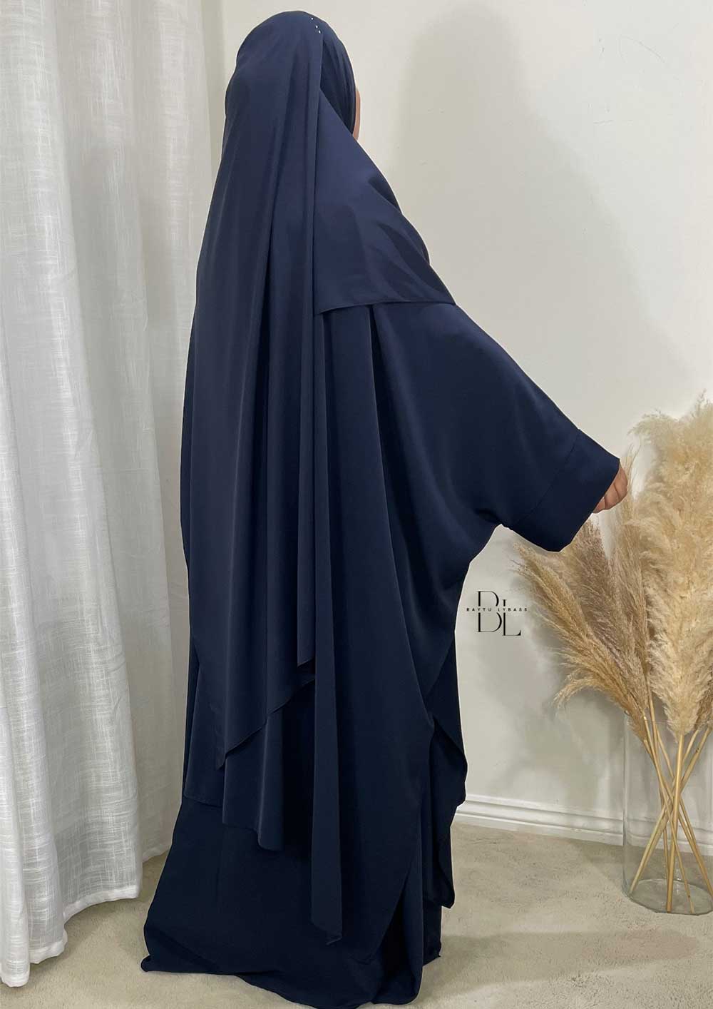 set-saoudien-ensemble-3-pieces-tunique-jupe-hijab-soie-de-medine-bleu-marine-baytu-lybass