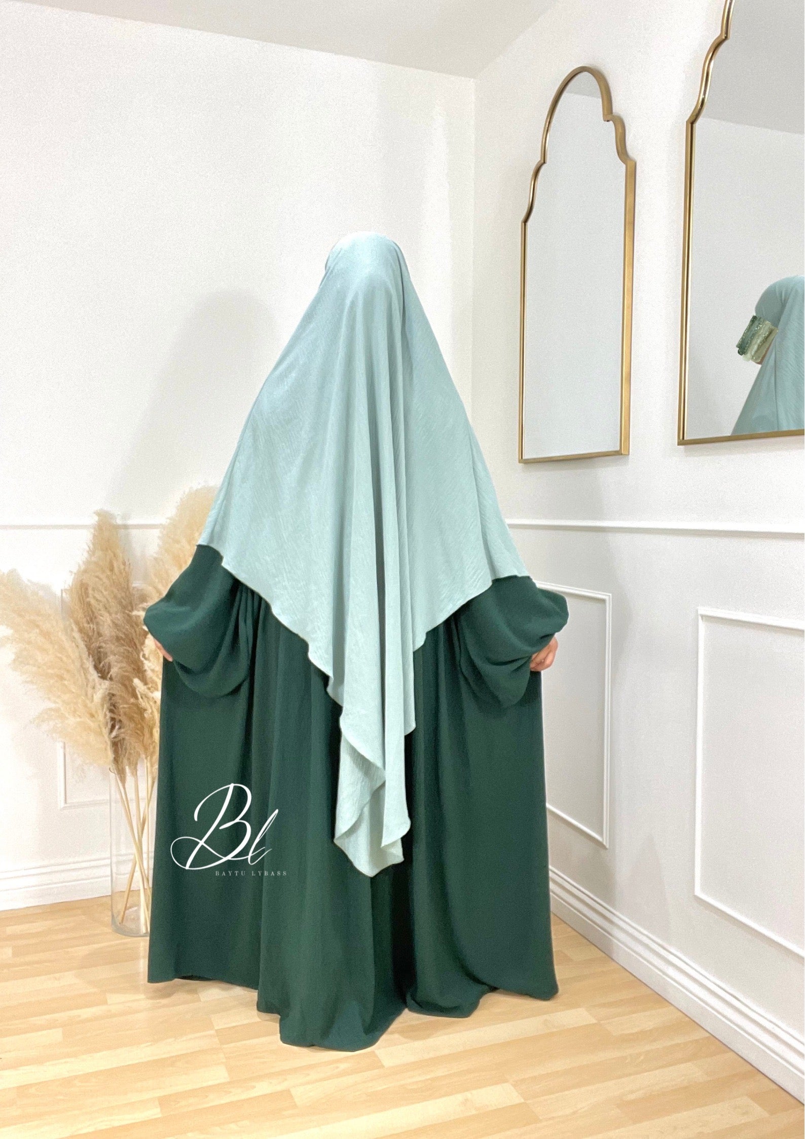 yasmin.mint.maryam.pine.4