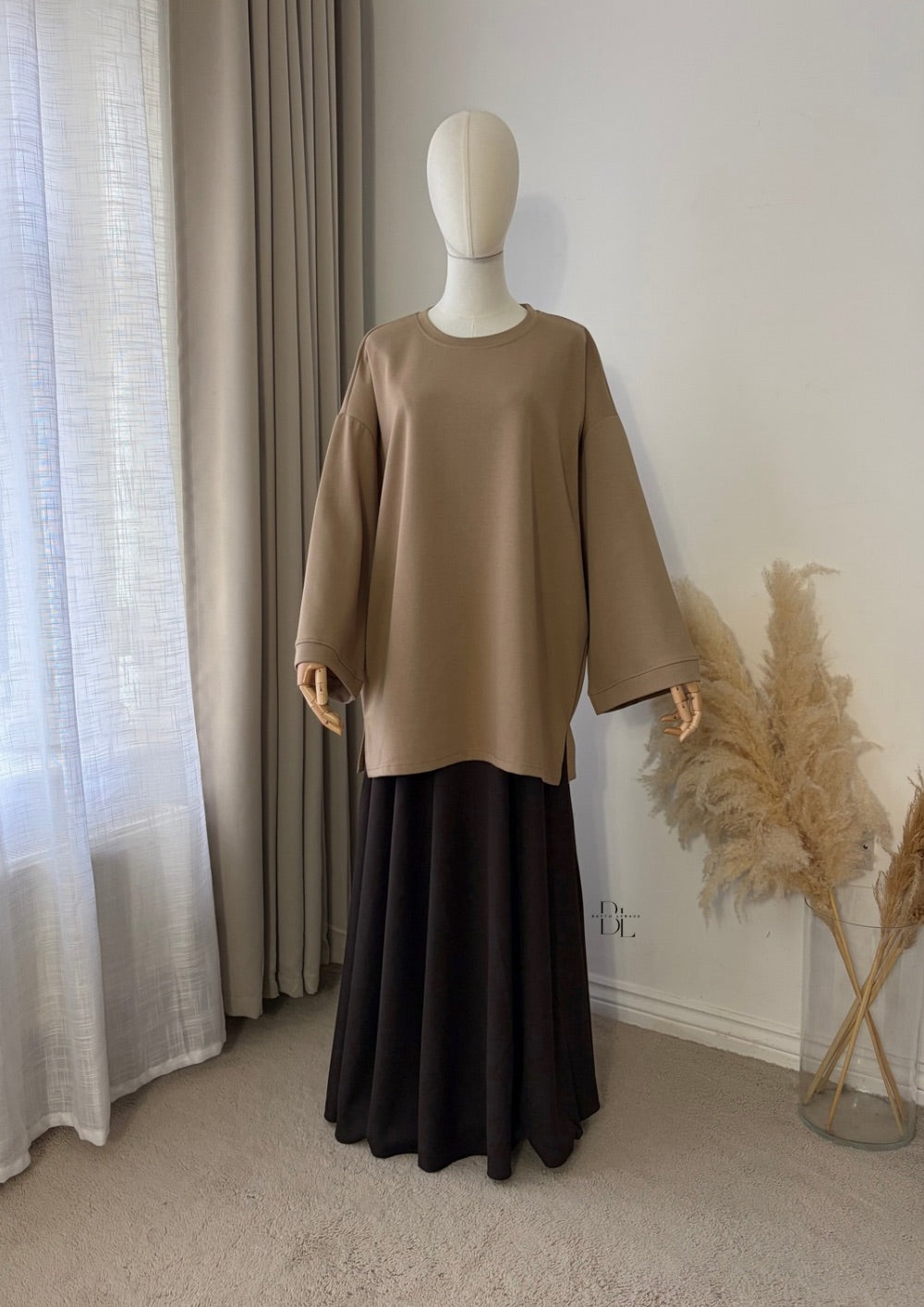 Oversized Minimalist T-Shirt – Effortless Everyday Modesty