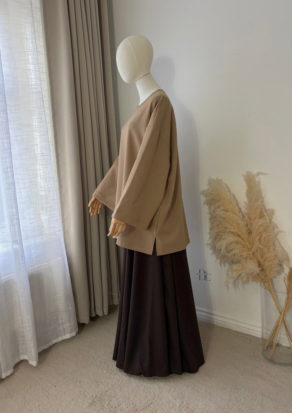 Oversized Minimalist T-Shirt – Effortless Everyday Modesty