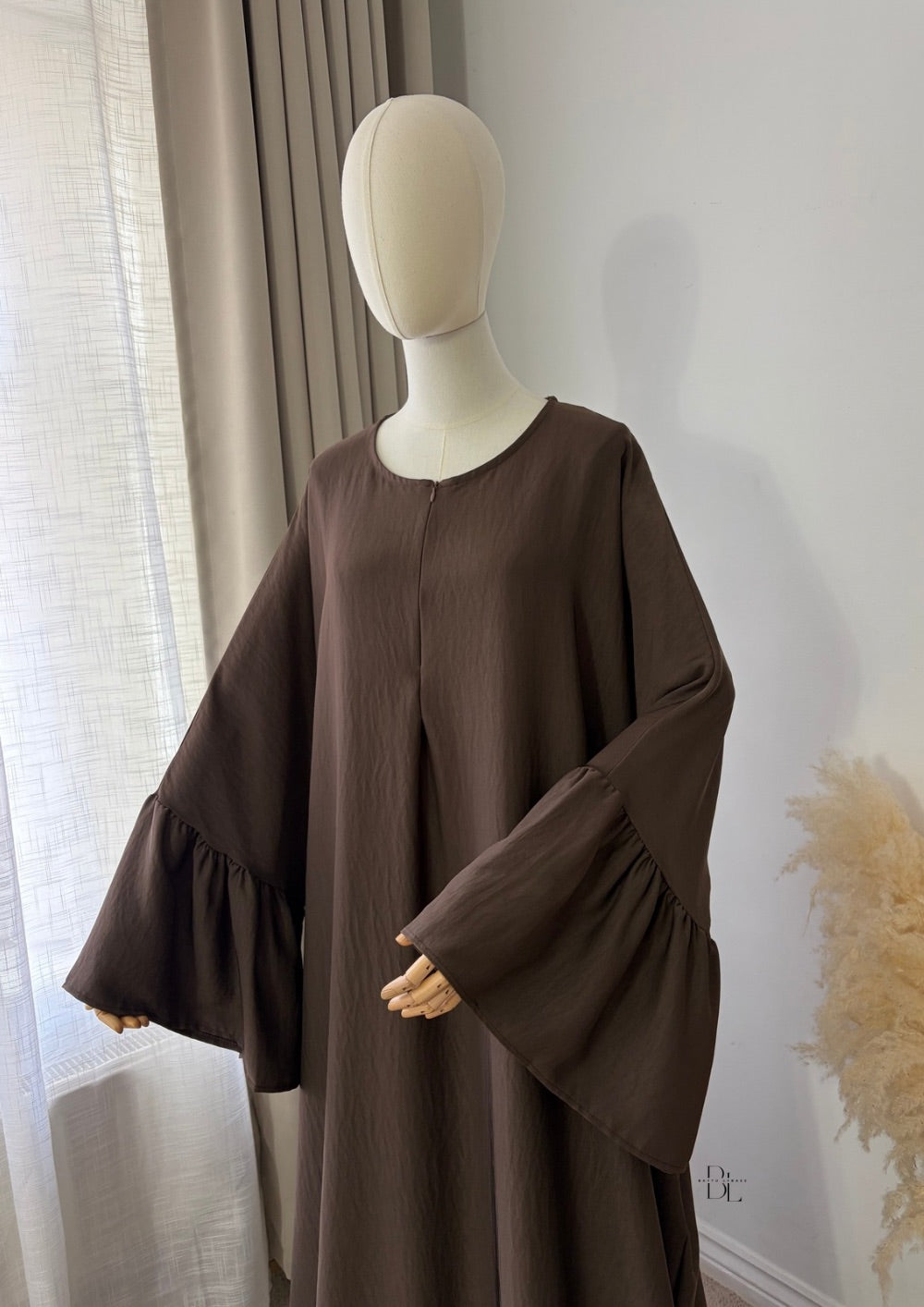 Maïssa Abaya – Premium Nida Butterfly Cut