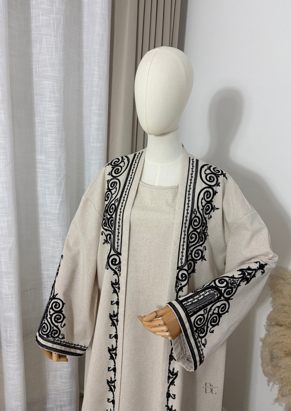 embroidered-kaftan-2-pieces-under-dress-open-abaya-set-beige-cotton-linen-baytu-lybass-4