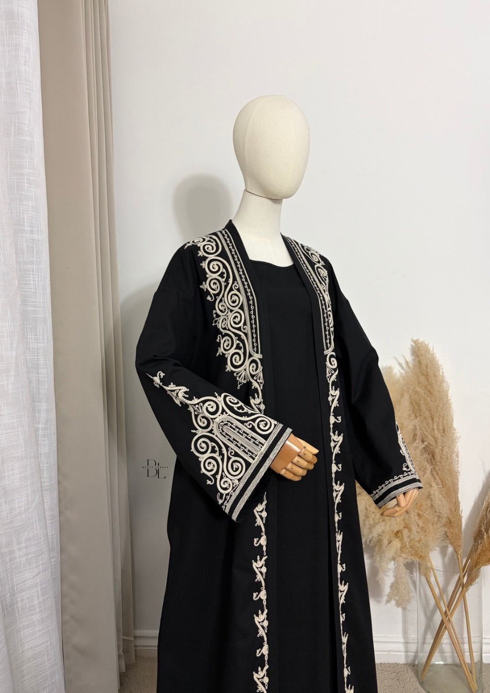 embroidered-kaftan-2-pieces-under-dress-open-abaya-set-black-cotton-linen-baytu-lybass-1