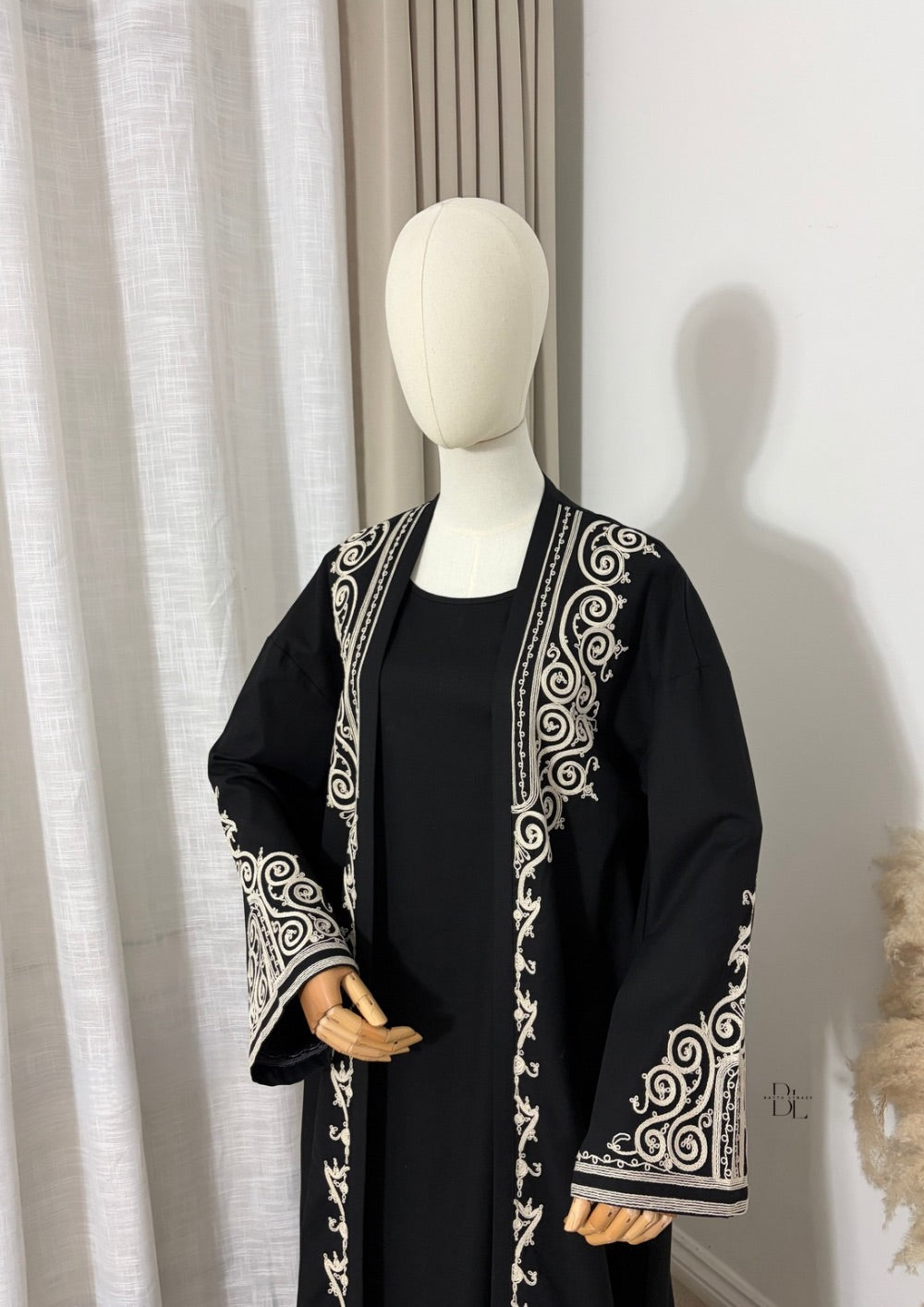 embroidered-kaftan-2-pieces-under-dress-open-abaya-set-black-cotton-linen-baytu-lybass-2