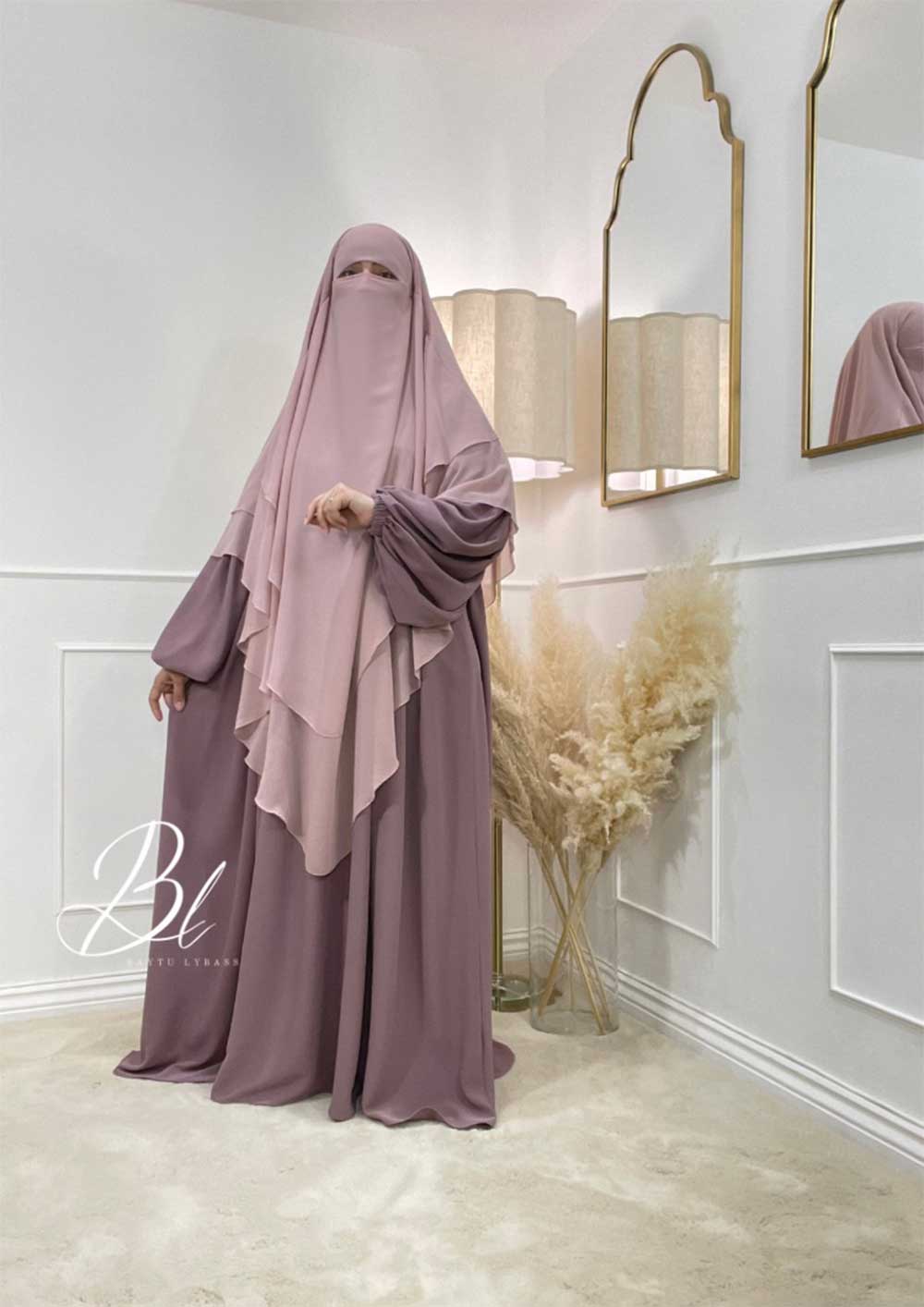 abaya-amira-parme-soie-de-medine-khimar-nour-blush-2-voiles-mousseline-baytu-lybass-3