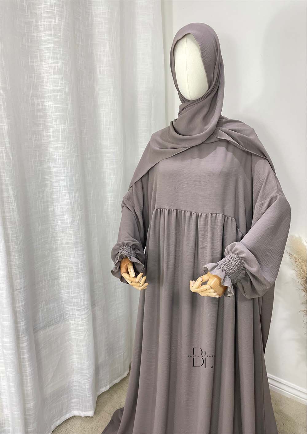 abaya-de-priere-jazz-taupe-baytu-lybass