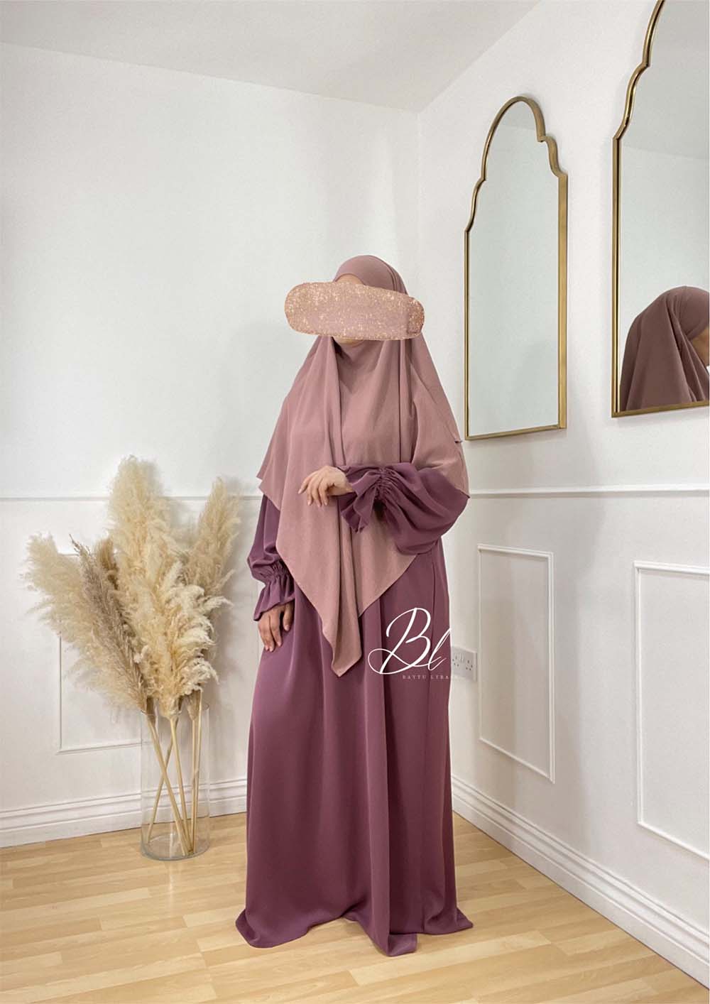 abaya-maria-soie-de-medine-bois-de-rose-khimar-sayida-blush-jazz-baytu-lybass-1