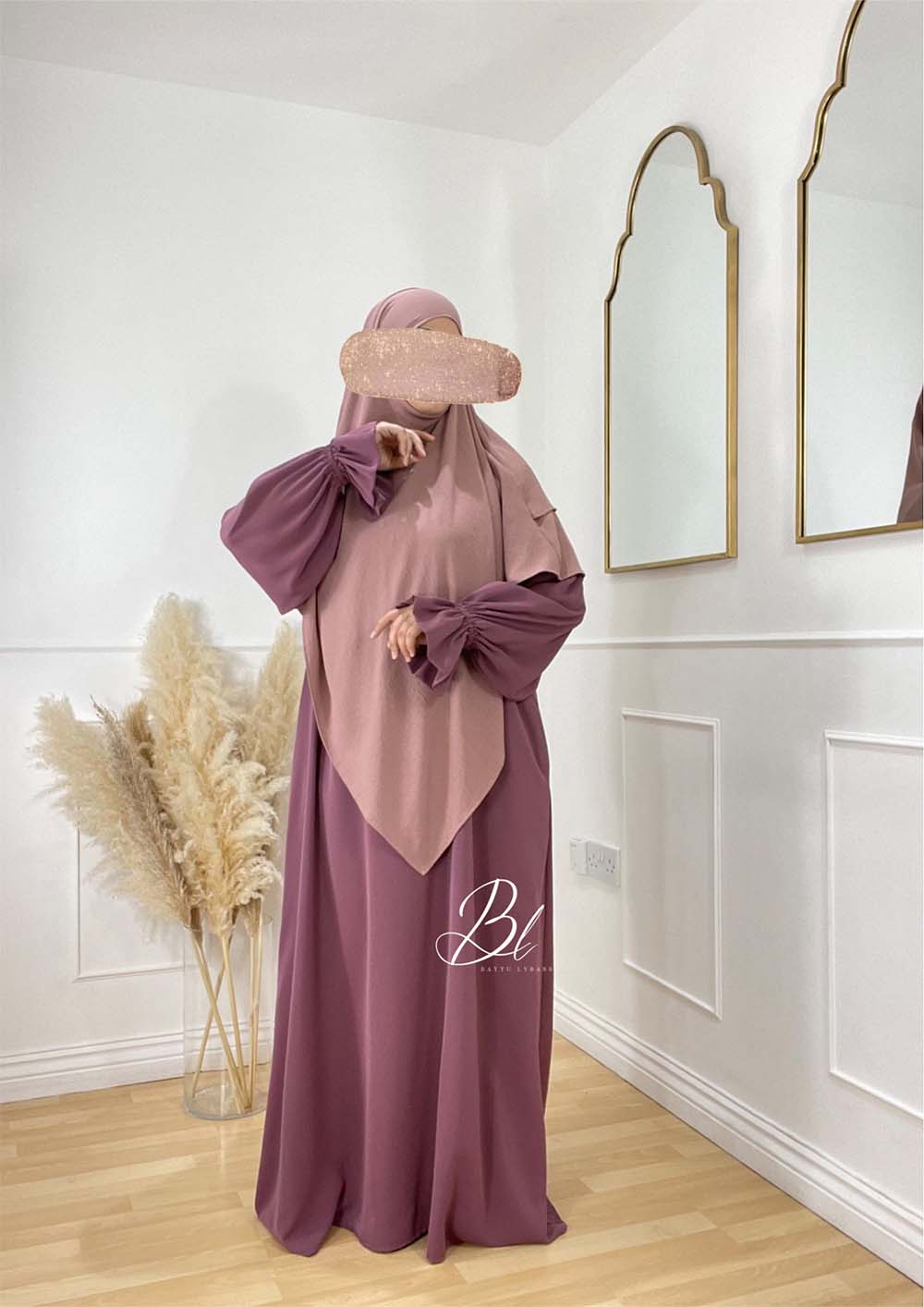 abaya-maria-soie-de-medine-bois-de-rose-khimar-sayida-blush-jazz-baytu-lybass-2