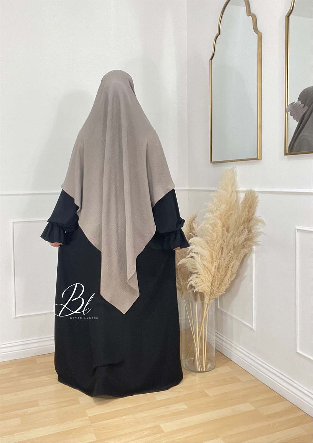 abaya-maria-soie-de-medine-noir-khimar-wafa-taupe-jazz-baytu-lybass-3