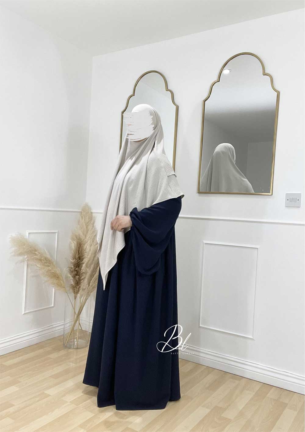 abaya-maryam-jazz-bleu-marine-khimar-sayida-creme-2-voile-jazz-baytu-lybass