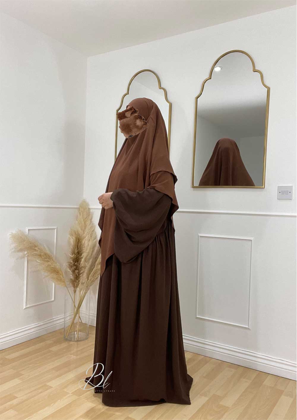 abaya-maryam-marron-fonce-jazz-khimar-sayida-jazz-marron-clrair-baytu-lybass-1