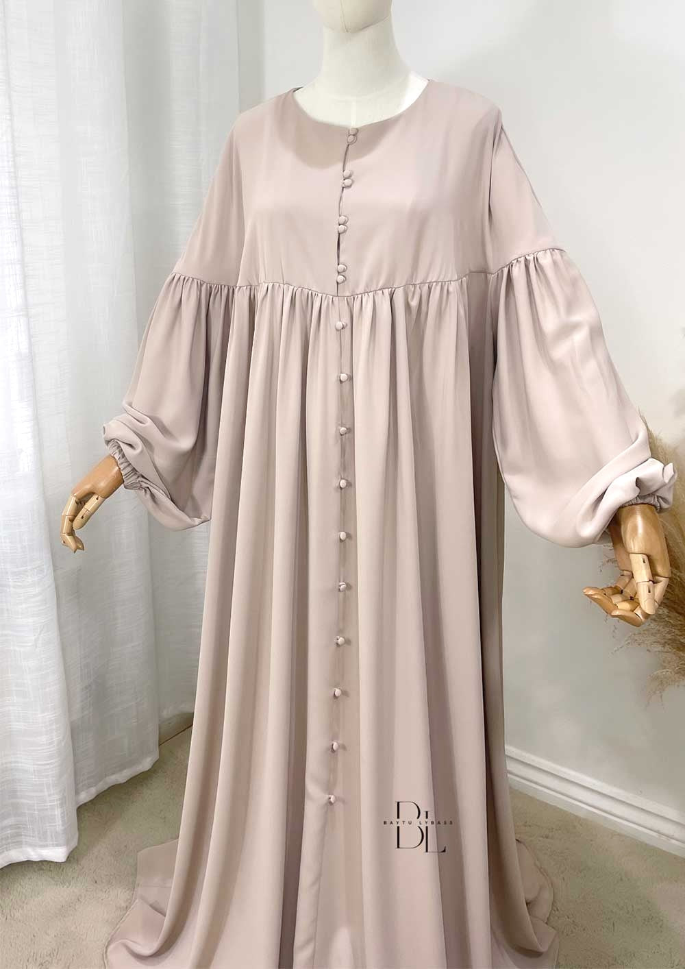 abaya-mila-cream-nursing-silk-from-medina-baytu-lybass