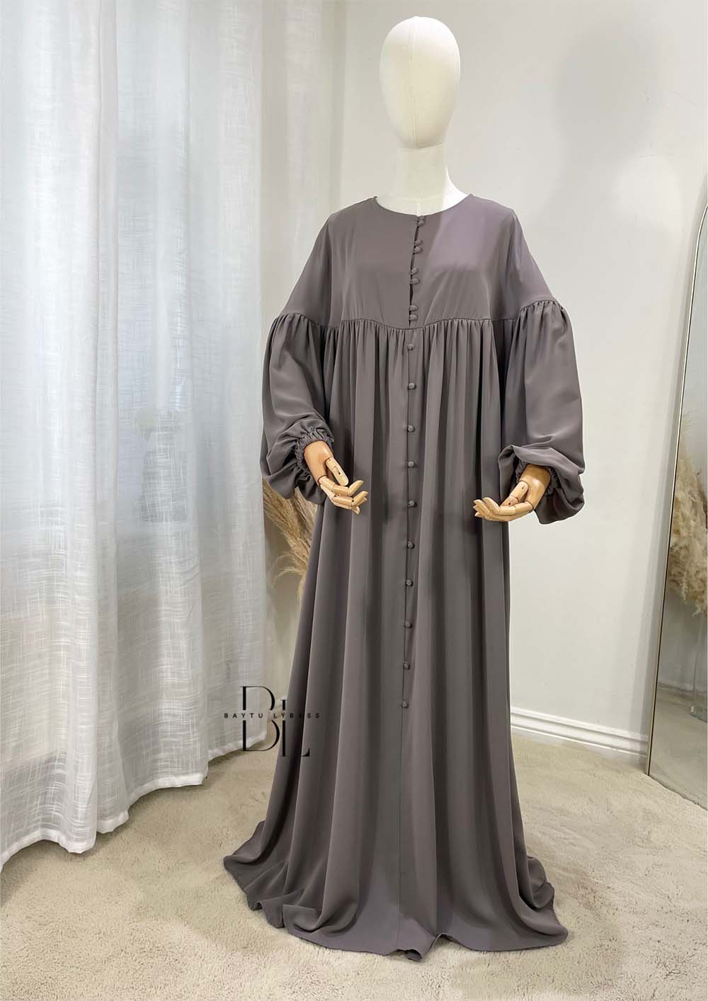 abaya-mila-medina-silk-taupe-baytu-lybass-1