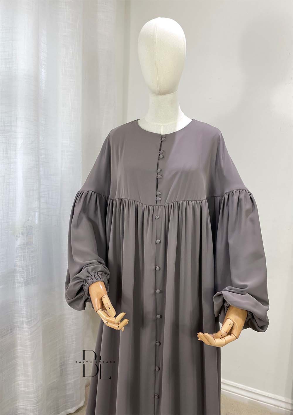 abaya-mila-medina-silk-taupe-baytu-lybass