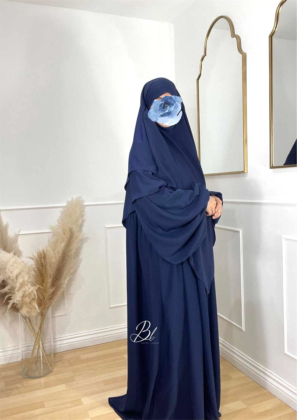 abaya-naia-bleu-marine-soie-de-medine-khimar-niqabi-bleu-marine-soie-de-medine-niqab-baytu-lybass