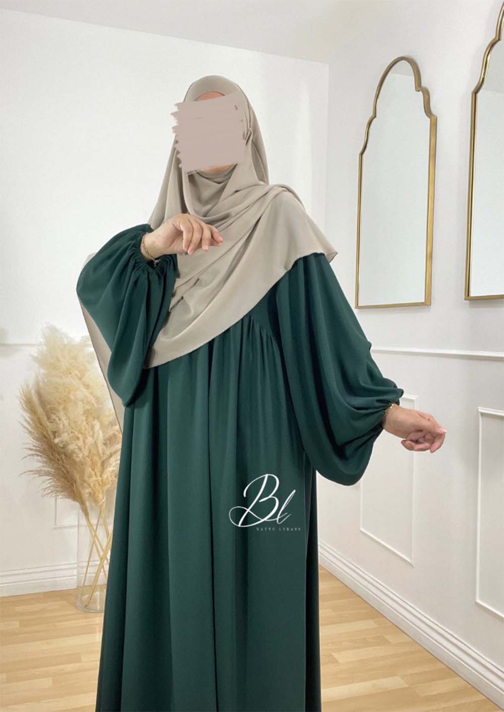 abaya-naia-vert-sapin-soie-de-medine-khimar-malikat-nude-mousseline-3-voiles-baytu-lybass-1