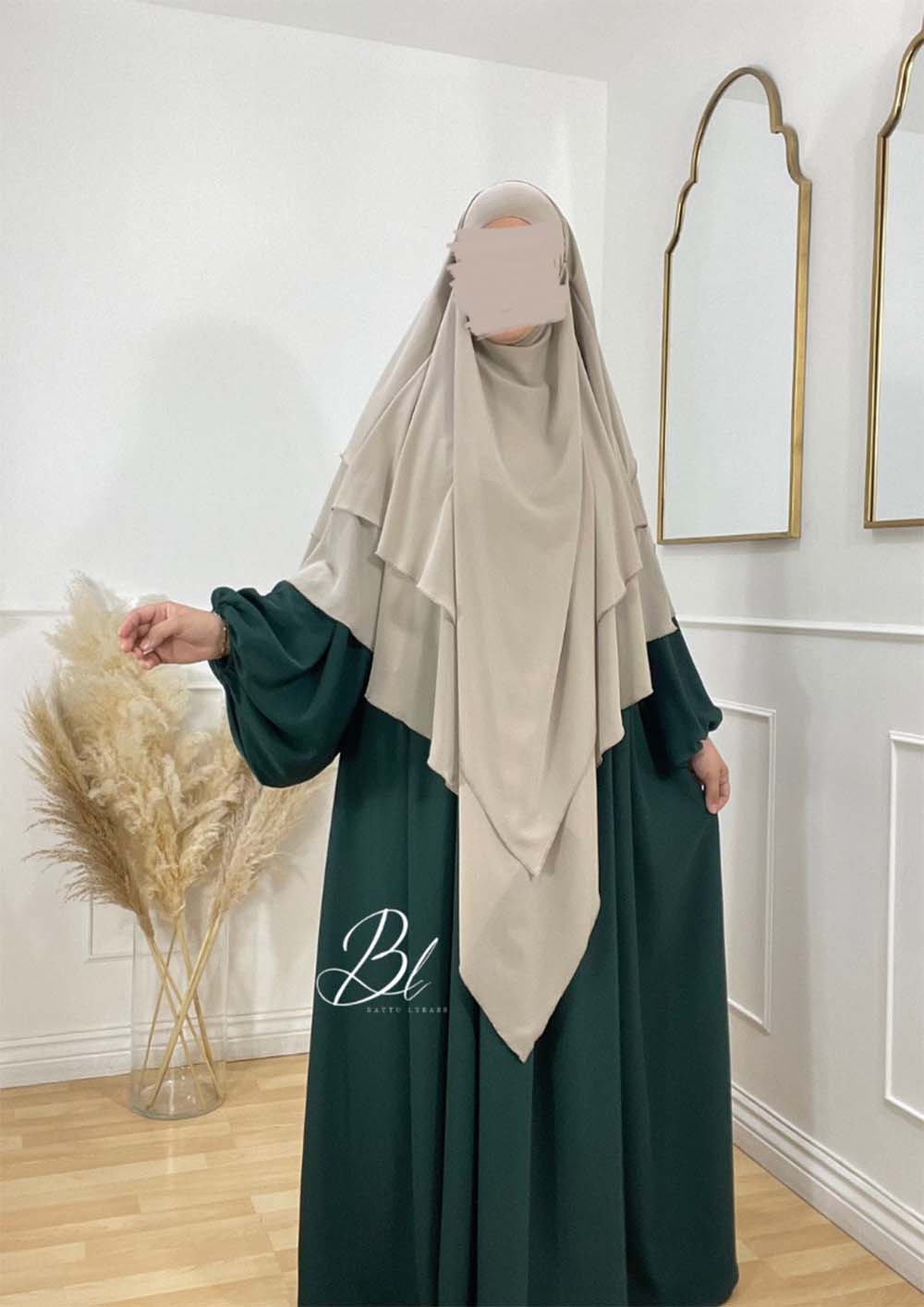 abaya-naia-vert-sapin-soie-de-medine-khimar-wafa-bleu-jeans-jazz-baytu-lybass