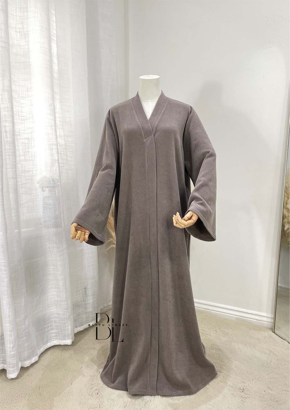 abaya-sofia-velours-cotele-taupe-baytu-lybass