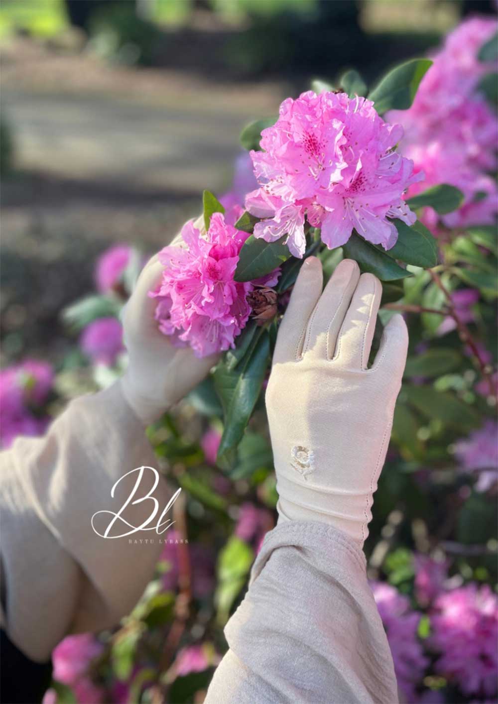 gants-fleur-beige-blanc-baytu-lybass