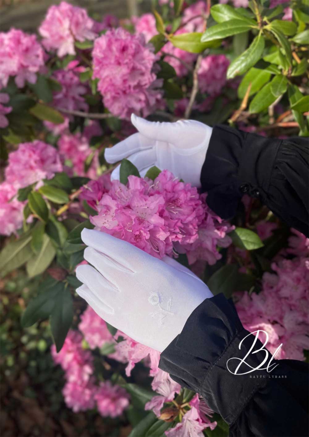 gants-fleur-brodee-blanc-baytu-lybass