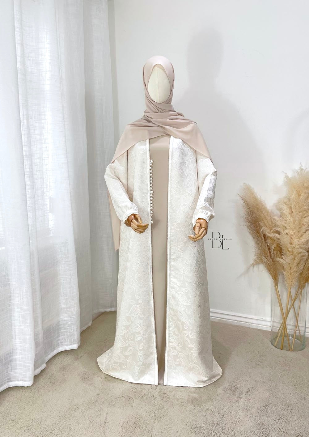 kaftan-perle-creme-sous-abaya-sans-manche-nude-soie-de-medine-baytu-lybass