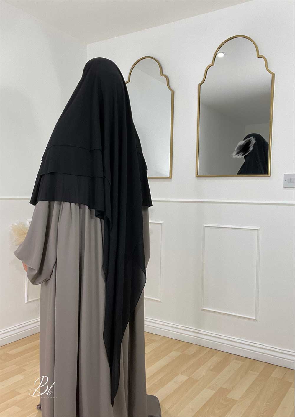 khimar-malikat-noir-3-voiles-mousseline-abaya-naia-taupe-soie-de-medine-baytu-lybass