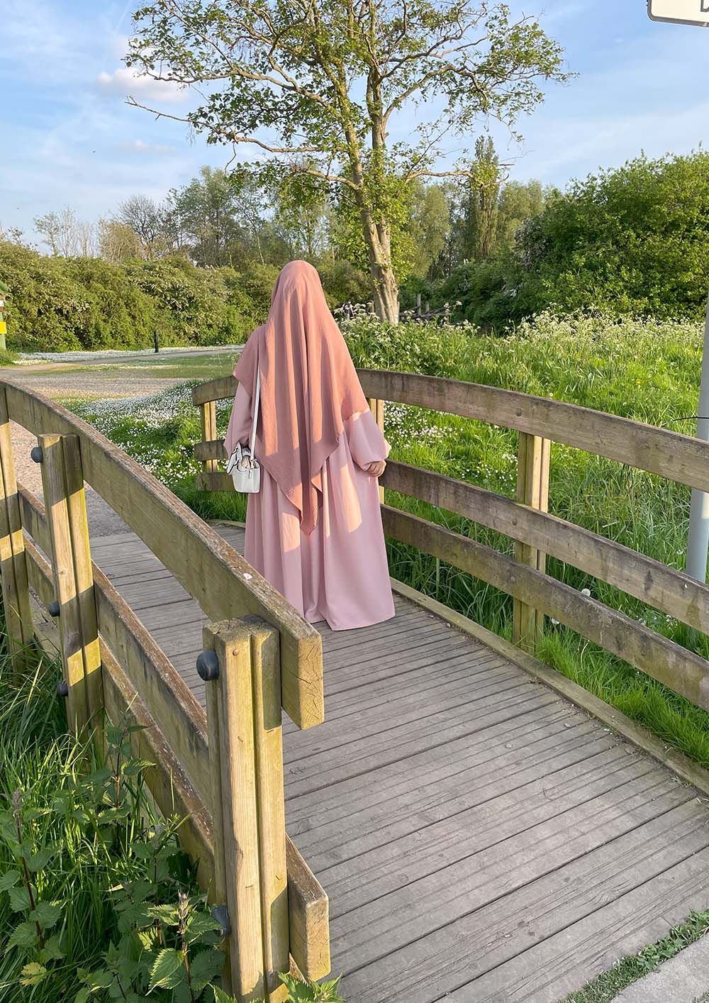 khimar-wafa-blush-jazz-abaya-naia-rose-pale-soie-de-medine-baytu-lybass-1