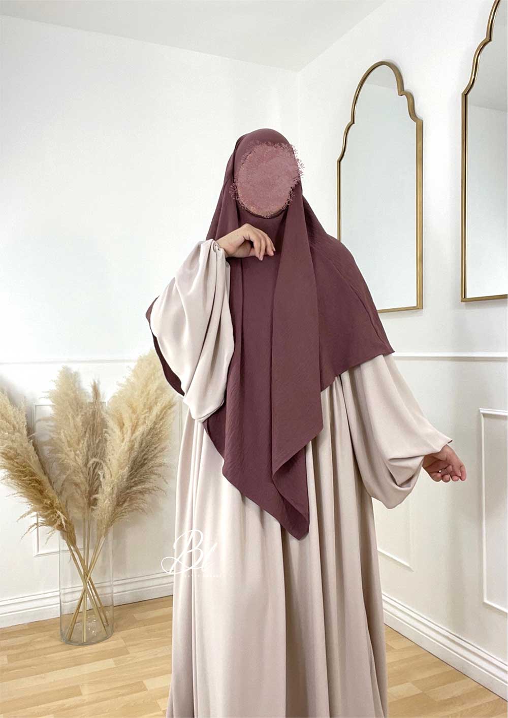 khimar-wafa-bois-de-rose-jazz-abaya-naia-creme-soie-de-medine-baytu-lybass-1