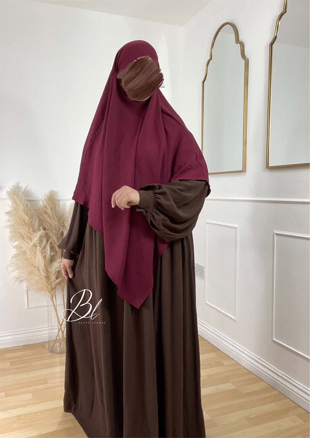 khimar-wafa-bordeau-jazz-abaya-maya-marron-fonce-jazz-allaitement-baytu-lybass